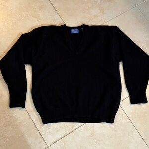 Pendleton Men's Black V-Neck Sweater